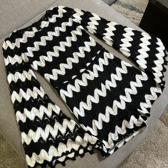 Black & White Wavy Striped Mesh Romper - Picture 6 of 15